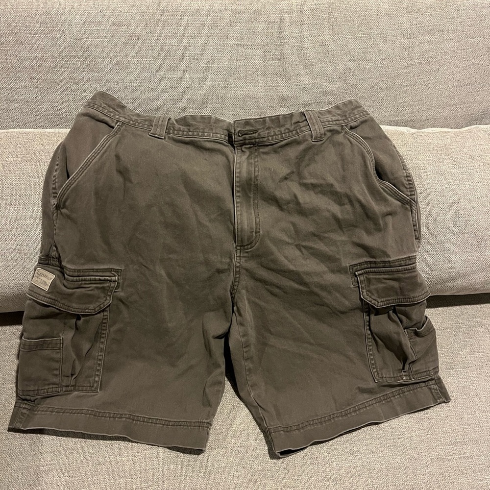 Redhead men’s size 36 cargo shorts multiple utility pockets olive color